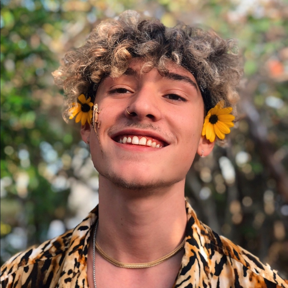 Meet your Posher, Henry